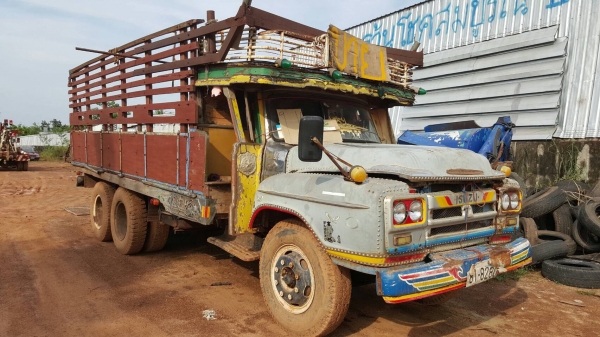 ขาย 10 ล้อ หัวยาว 2 เพลา ไม่มีทะเบียน ช่วงล่าง ROCKY 175 เครื่อง 6BD1 165 แรงม้า คัสซีสวยตลอดเส้น มีสโลว์กลาง พวงมาลัยพาวเวอร์ ราคาต่อรองได้ครับ