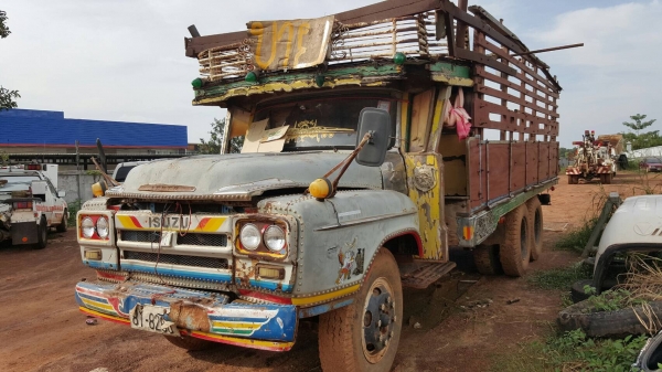 ขาย 10 ล้อ หัวยาว 2 เพลา ไม่มีทะเบียน ช่วงล่าง ROCKY 175 เครื่อง 6BD1 165 แรงม้า คัสซีสวยตลอดเส้น มีสโลว์กลาง พวงมาลัยพาวเวอร์ ราคาต่อรองได้ครับ