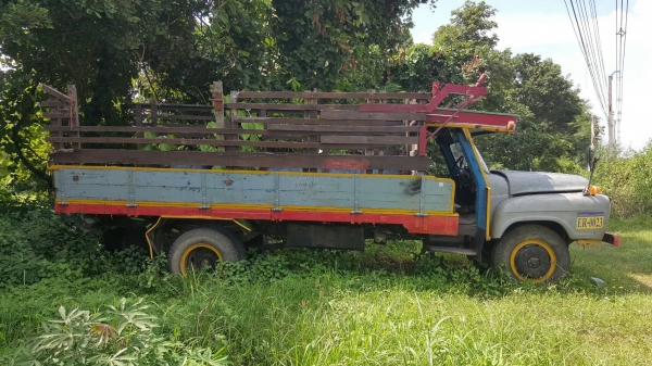 ขาย 6 ล้อ หัวยาว ไม่มีทะเบียน เครื่อง 6BB1 145 แรงม้า รถขับใช้งานได้ ราคาต่อรองได้