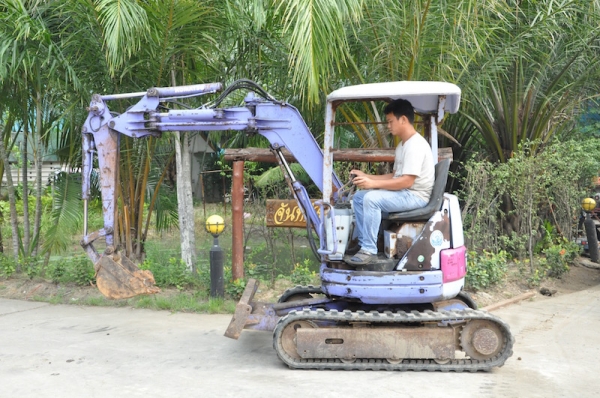 ขายแบคโฮ KOMATSU PC12uu (เท่าpc20) ปีใหม่ สวยเดิมจากญี่ปุ่น ทำงานสมบูรณ์ทุกระบบ รับรองไม่ผิดหวัง 185,000 เท่านั้น!!