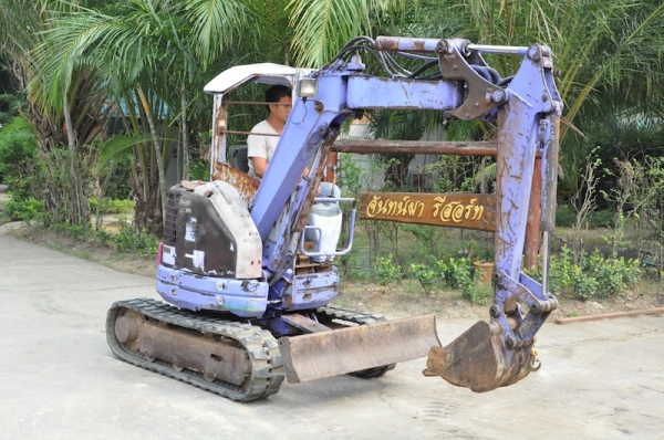 ขายแบคโฮ KOMATSU PC12uu (เท่าpc20) ปีใหม่ สวยเดิมจากญี่ปุ่น ทำงานสมบูรณ์ทุกระบบ รับรองไม่ผิดหวัง 185,000 เท่านั้น!!