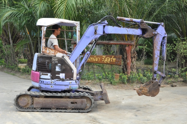 ขายแบคโฮ KOMATSU PC12uu (เท่าpc20) ปีใหม่ สวยเดิมจากญี่ปุ่น ทำงานสมบูรณ์ทุกระบบ รับรองไม่ผิดหวัง 185,000 เท่านั้น!!