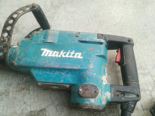 สว่านแย๊กตัวใหญ่ makita รุ่น HM1306 สภาพพร้อมใช้งานเลย สว่านแย๊กตัวใหญ่ makita รุ่น HM1306 สภาพพร้อมใช้งานเลย