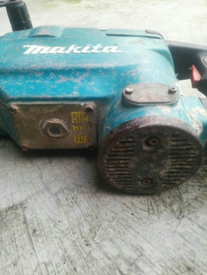 สว่านแย๊กตัวใหญ่ makita รุ่น HM1306 สภาพพร้อมใช้งานเลย สว่านแย๊กตัวใหญ่ makita รุ่น HM1306 สภาพพร้อมใช้งานเลย