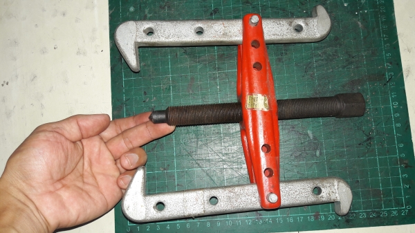 ขายสองขาถอดลูกปืนขนาดใหญ่ Made in USA.ใหม่เก่าเก็บ