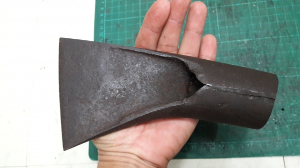 ขายหัวขวานโยนโบราณเหล็กดีน้ำหนักดี