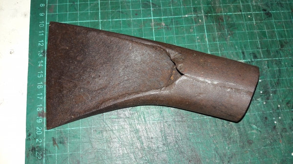 ขายหัวขวานโยนโบราณเหล็กดีน้ำหนักดี