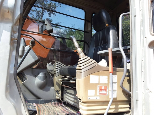 ขาย!! >>> Hitachi Zx225 รุ่น 1 <<< รถสวย ชั่วโมงน้อย สีสันสวย เปลี่ยนลอนเลอร์ให้ใหม่ เอกสารครบ