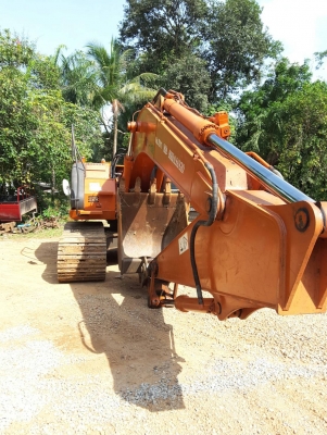 ขาย!! >>> Hitachi Zx225 รุ่น 1 <<< รถสวย ชั่วโมงน้อย สีสันสวย เปลี่ยนลอนเลอร์ให้ใหม่ เอกสารครบ