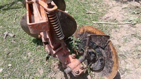 ขายตามสภาพพาน4ใบ21นิ้วติดมากับรถไถ36แรง ขายตามสภาพพาน4ใบ21นิ้วติดมากับรถไถ36แรง