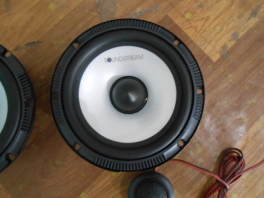 ลำโพงแยกชิ้น2ทาง SOUNDSTREAM SC-6T TARUNTULA ของใหม่
