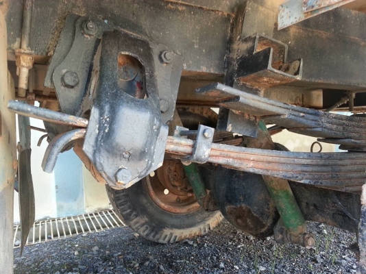 คุณแต๋นเพลาลอย มีเกียร์สโล ส.เจริญยนต์ชัยภูมิ เครื่อง RT140 คัสซีหน้า 5 กะบะข้างเปิดได้