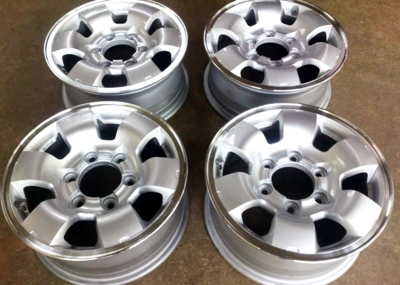 ล้อแม็กกระบะ นิสสัน ฟรอนเทียร์ 6 รู 139 ขอบ 15 4วง สภาพดีสีใหม่สวยใส่ได้ทุกรุ่น