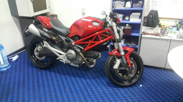 ดูคาติใหม่เอี่ยมวิ่งน้อยสามร้อยโล+