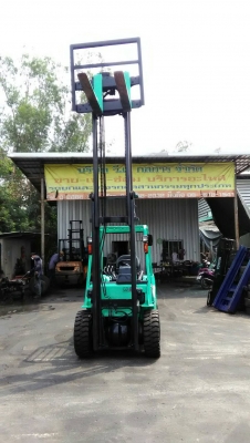 Mitsubishi แกรนเดียร์ ขนาด3ตัน เสาสูง4เมตร งาหมุนได้ เกียร์ออร์โต้ เครื่องยนต์ดีเซลS4S ยางตันใหม่4เส้น