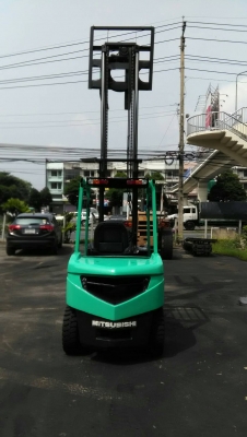 Mitsubishi แกรนเดียร์ ขนาด3ตัน เสาสูง4เมตร งาหมุนได้ เกียร์ออร์โต้ เครื่องยนต์ดีเซลS4S ยางตันใหม่4เส้น