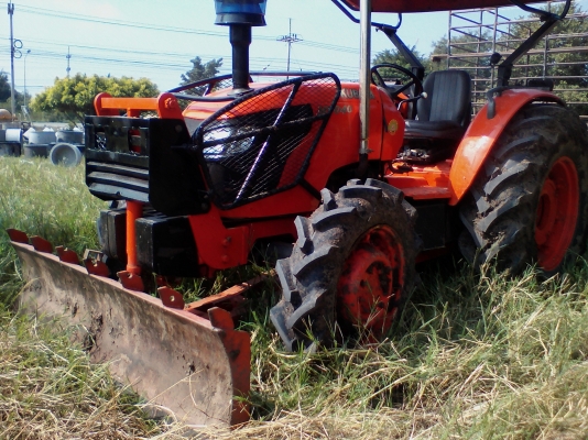 ลงขายอีกครั้งหลุดจอง ขายรถไถคูโบต้าM70สองเพลามีทะเบียนพร้อมใช้งานสนใจโทร0889544734