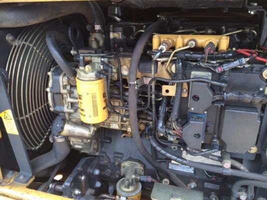 ขายรถตักล้อยาง CAT 910H ปี 2011 รถนอกนำเข้าเองจากญี่ปุ่น สภาพสวยพร้อมใช้ มีVDOการทำงานครับ