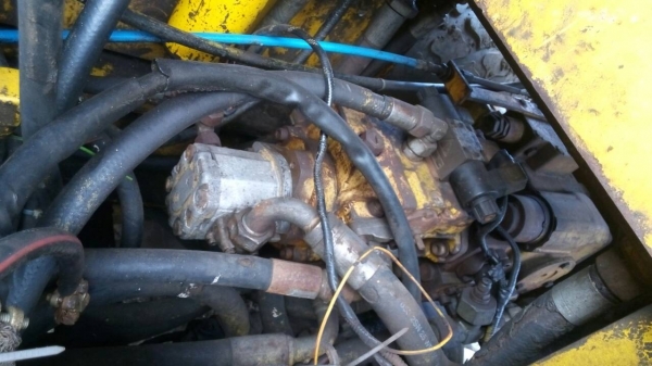 ขายรถบด โบแม็กสั่น สะเทื่อน ล้อเลียบ  สองเพลา  เอกสารเล่มทะเบียน ขายไม่แพงครับ