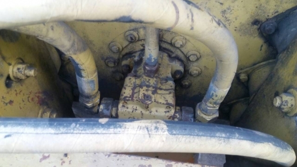 ขายรถบด โบแม็กสั่น สะเทื่อน ล้อเลียบ  สองเพลา  เอกสารเล่มทะเบียน ขายไม่แพงครับ