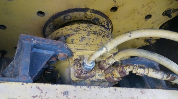 ขายรถบด โบแม็กสั่น สะเทื่อน ล้อเลียบ  สองเพลา  เอกสารเล่มทะเบียน ขายไม่แพงครับ