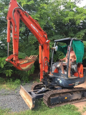 รถขุด KUBOTA 3 ตัน ราคาพิเศษ