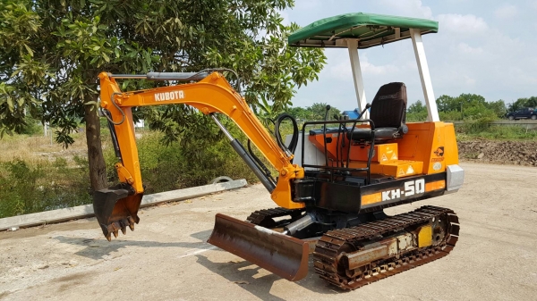 ขายด่วนรถแบคโฮKUBOTAคูโบต้าKH50เทียบเท่าPC30เครื่องดีปั่มแรงรถนอกเพิ่งนำเข้ามาใหม่ยังไม่เคยใช้งานในเมืองไทยเลย