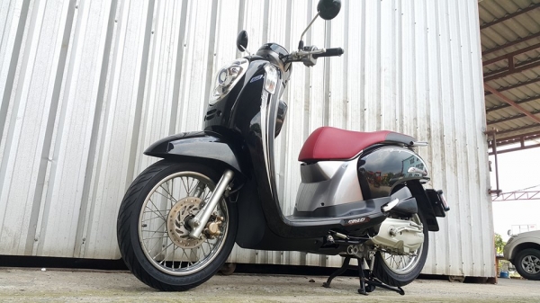 Scoopyi วิ่ง 1,200 กิโลเท่านั้น มีรับประกัน รถบ้านใช้น้อยมือเดียว