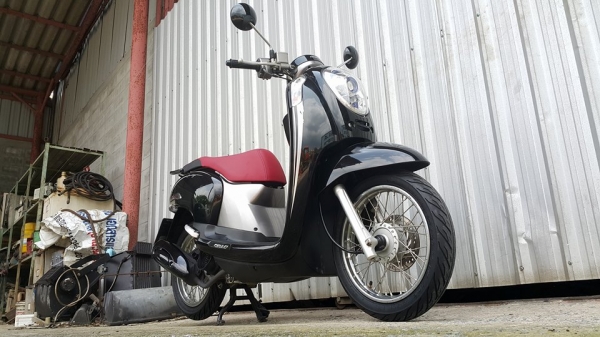 Scoopyi วิ่ง 1,200 กิโลเท่านั้น มีรับประกัน รถบ้านใช้น้อยมือเดียว