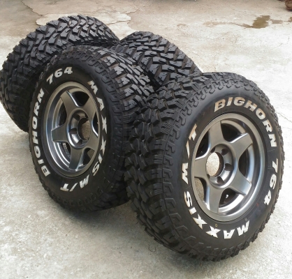 ขายยางMud 245/75/16 ปี 16 พร้อมล้อ ขายยางMud 245/75/16 ปี 16 พร้อมล้อ