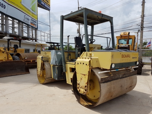 ใหม่พึ่งถึงไทย รถบด 11 ตัน BOMAG BW202ADS นำเข้าจาก USA แท้ 100 สภาพสวย ไม่เคยใช้งานในไทย ใหม่พึ่งถึงไทย รถบด 11 ตัน BOMAG BW202ADS นำเข้าจาก USA แท้ 100 สภาพสวย ไม่เคยใช้งานในไทย