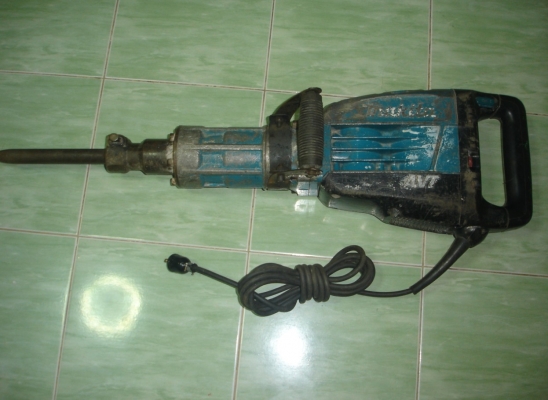 ขายMAKITA HM1317C เครื่องสกัดคอนกรีต 30mm(1-3/16 ) 1510W 17kg AVT