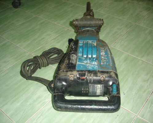 ขายMAKITA HM1317C เครื่องสกัดคอนกรีต 30mm(1-3/16 ) 1510W 17kg AVT