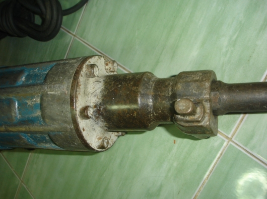 ขายMAKITA HM1317C เครื่องสกัดคอนกรีต 30mm(1-3/16 ) 1510W 17kg AVT