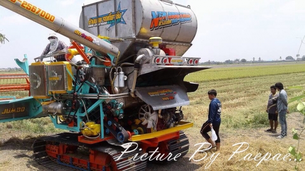 รับสมัครคนขับรถเกี่ยวข้าวและเทลเลอร์ รับสมัครคนขับรถเกี่ยวข้าวและเทลเลอร์