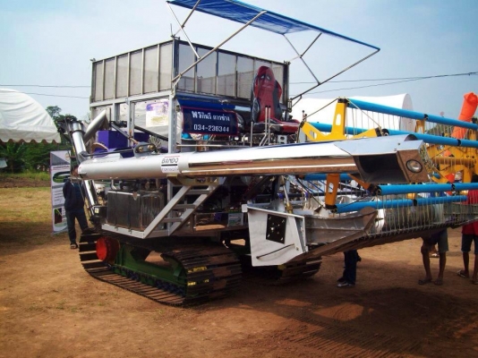 รับสมัครคนขับรถเกี่ยวข้าวและเทลเลอร์ รับสมัครคนขับรถเกี่ยวข้าวและเทลเลอร์