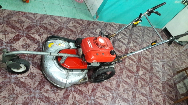 รถตัดหญ้าเดินตาม Honda um2160 นำเข้าญี่ปุ่น รถตัดหญ้าเดินตาม Honda um2160 นำเข้าญี่ปุ่น