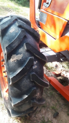 ขาย 365,000 KUBOTA M 9000 4,XXX ชั่วโมง 2 เพลา เครื่องดี เกียร์ดี (ใบมีด-หาง 3-ผานยกล่อง) เอกสารเล่มทะเบียน 090-772-3710 090-772-3708 ขาย 365,000 KUBOTA M 9000 4,XXX ชั่วโมง 2 เพลา เครื่องดี เกียร์ดี (ใบมีด-หาง 3-ผานยกล่อง) เอกสารเล่มทะเบียน 090-772-3710 090-772-3708