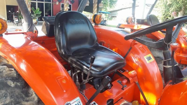 ขายรถไถL3608ใบมีดผาล4พร้อมใช้ครับ ขายรถไถL3608ใบมีดผาล4พร้อมใช้ครับ