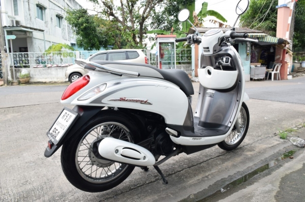 Scoopy i ลายพรีเมียม รถบ้านแท้ เล่มชุดโอนครบ ภาษีพรบถึงปี60