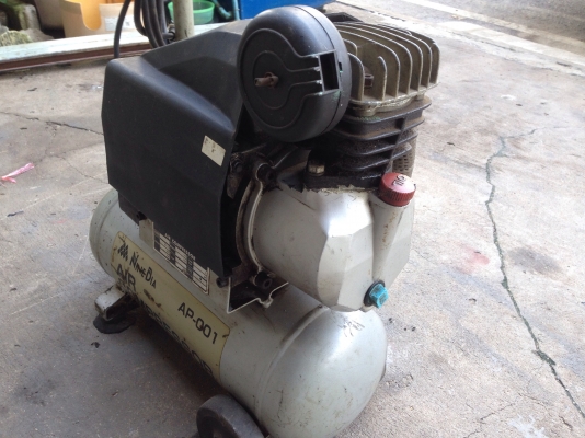 ขายปั้มลม Nine Dia 3/4HP. Made in Japan เก่าญี่ปุ่นไฟ 110V มีหม้อแปลงให้ ใช้ไฟบ้านได้เลยครับ สภาพดี วิ่งนิ่ม เหมาะกับใช้ในบ้าน ได้ดีครับ ขายปั้มลม Nine Dia 3/4HP. Made in Japan เก่าญี่ปุ่นไฟ 110V มีหม้อแปลงให้ ใช้ไฟบ้านได้เลยครับ สภาพดี วิ่งนิ่ม เหมาะกับใช้ในบ้าน ได้ดีครับ