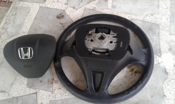 พวงมาลัยแจ๊ส2012