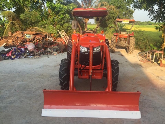 ขายรถไถคูโบต้า L4708 4WD2เพลา สภาพสวย ใช้งานน้อย ชั่วโมงทำงาน 800 ชั่วโมง  ขายพร้อมอุปกรณ์ ใบมีดหน้า+โลเตอร์รีจอบหมุน ราคา 398,000 บาท สนใจโทร 081-9136451 ขอดูรูปผ่านทาง line:bow6451 ค่ะ