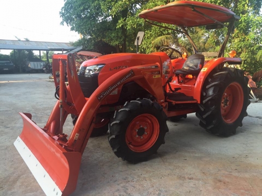 ขายรถไถคูโบต้า L4708 4WD2เพลา สภาพสวย ใช้งานน้อย ชั่วโมงทำงาน 800 ชั่วโมง  ขายพร้อมอุปกรณ์ ใบมีดหน้า+โลเตอร์รีจอบหมุน ราคา 398,000 บาท สนใจโทร 081-9136451 ขอดูรูปผ่านทาง line:bow6451 ค่ะ