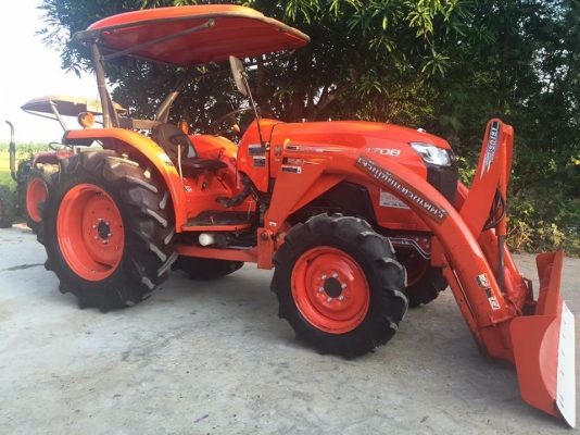 ขายรถไถคูโบต้า L4708 4WD2เพลา สภาพสวย ใช้งานน้อย ชั่วโมงทำงาน 800 ชั่วโมง  ขายพร้อมอุปกรณ์ ใบมีดหน้า+โลเตอร์รีจอบหมุน ราคา 398,000 บาท สนใจโทร 081-9136451 ขอดูรูปผ่านทาง line:bow6451 ค่ะ