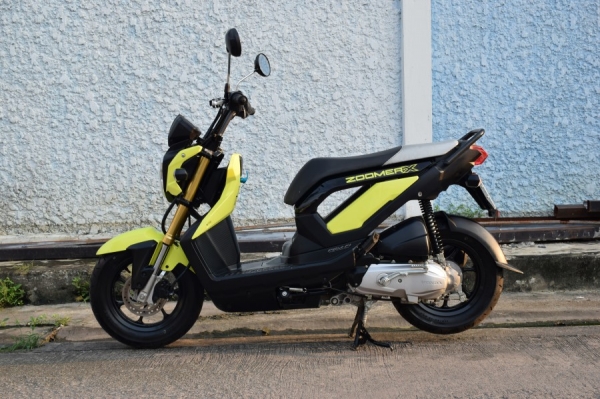 Zoomer x 2558 ตัวTop วิ่ง4000โล ไมล์ดำแดง มือเดียว ชื่อผู้หญิง รถบ้านแท้