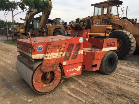 ขายรถบดสั่นสะเทือน SAKAI TW500 ขนาด 5 ตัน สภาพพร้อมใช้งาน From JAPAN ติดต่อ 063-9316985 ID LINE : 0639316985 ครับ