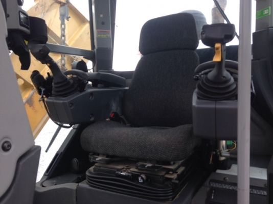 ขายรถเกรด CATERPILLAR 140M