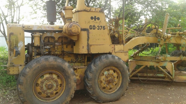 ขายด่วน KOMATSU GD37-6H  ระบบไฮดรอลิค สภาพพร้อมใช้งาน เครื่องดี ยางพร้อมใช้งาน รถใช้งานอยู่ประจำครับ เอกสารสัญญาซื้อขาย