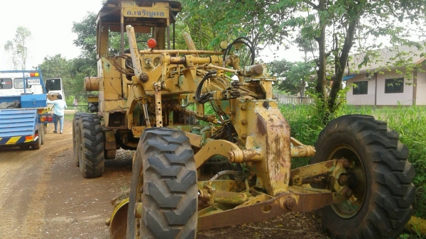 ขายด่วน KOMATSU GD37-6H  ระบบไฮดรอลิค สภาพพร้อมใช้งาน เครื่องดี ยางพร้อมใช้งาน รถใช้งานอยู่ประจำครับ เอกสารสัญญาซื้อขาย